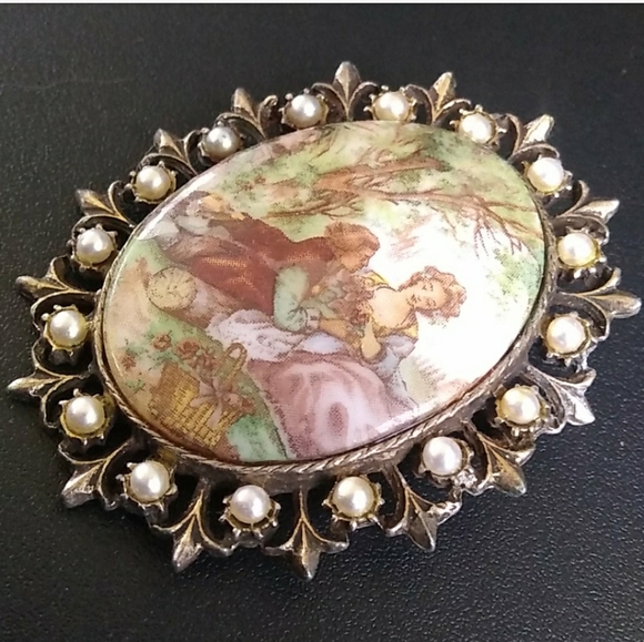 VINTAGE Romantic Porcelain Portrait +Pearl Brooch - Picture 2 of 8